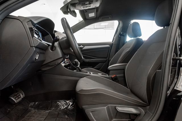 Used 2025 Volkswagen Jetta Sport image 11