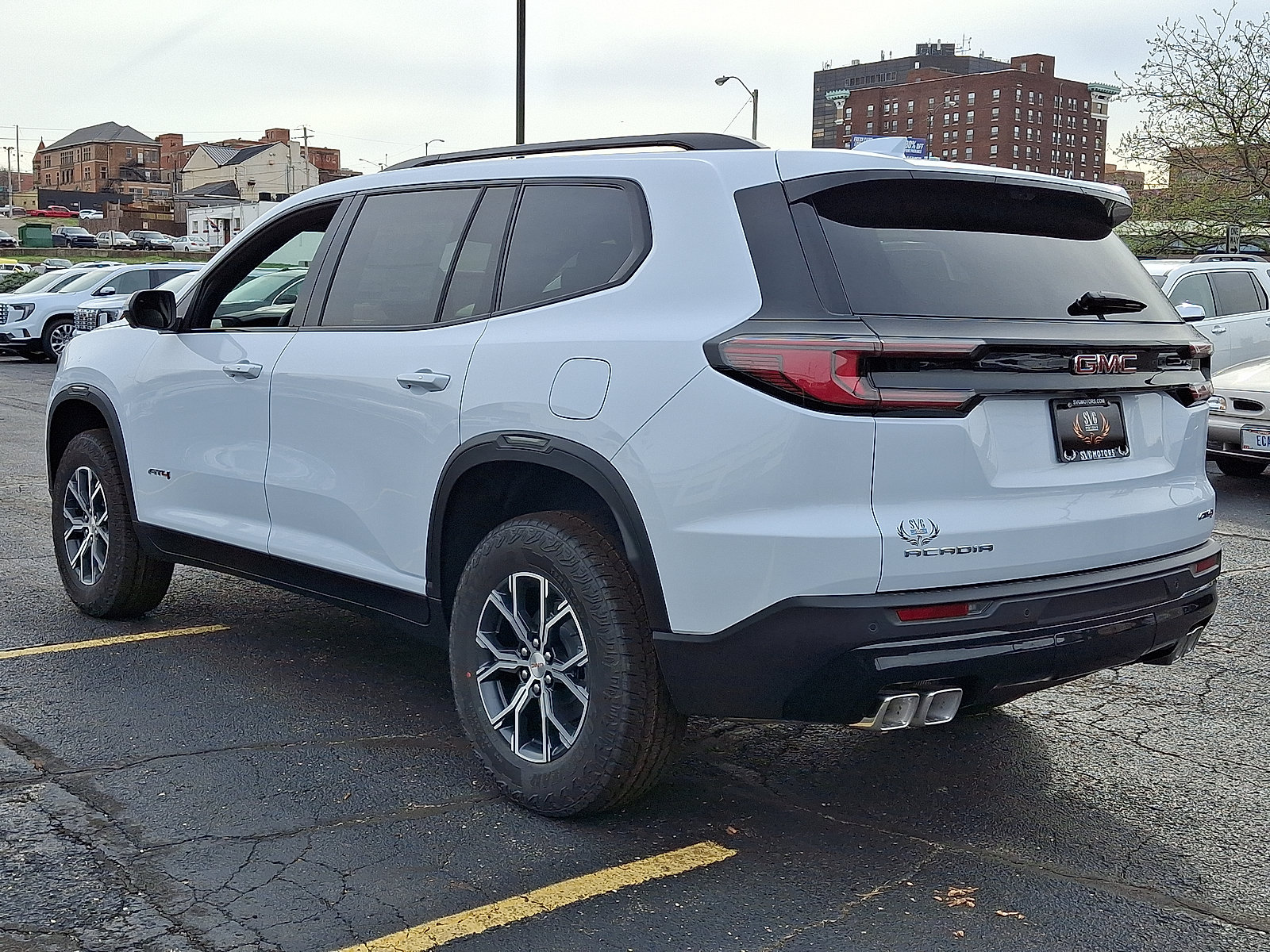 New 2026 GMC Acadia AT4 w/ LPO, Floor Liner Package AWD/4WD image 3