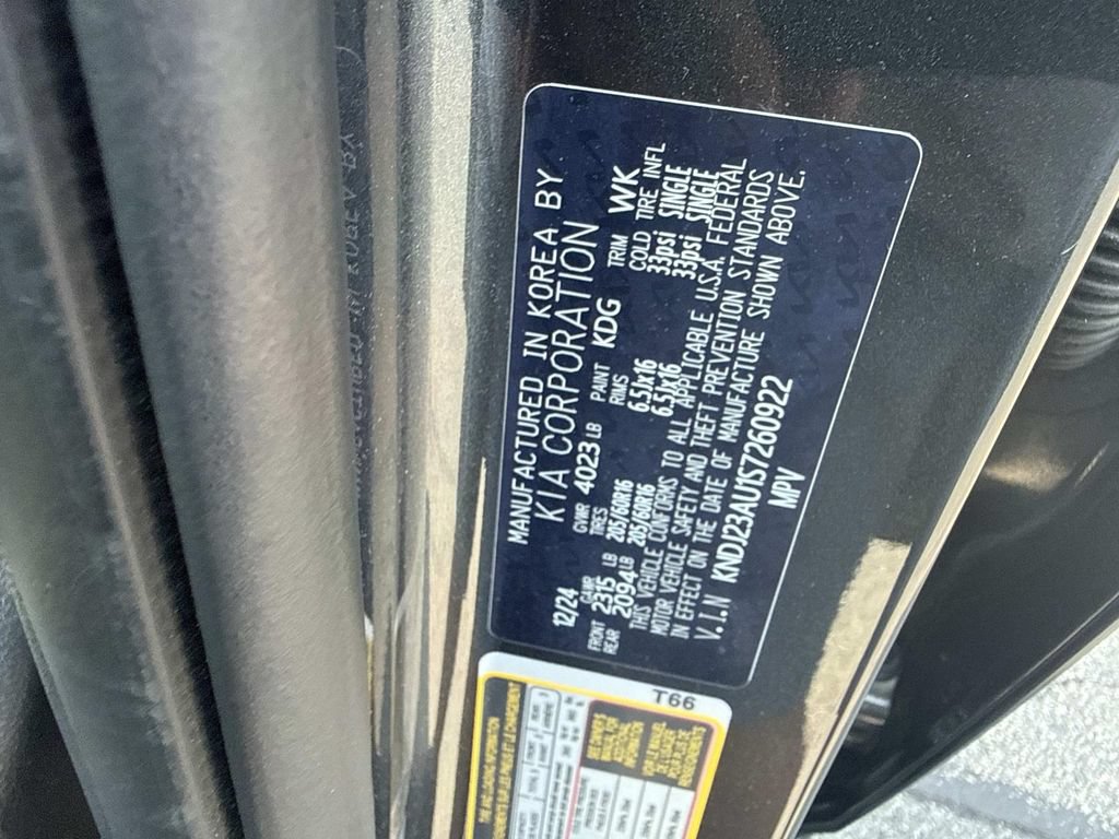 Used 2025 Kia Soul LX FWD image 18