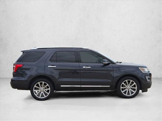 Used 2017 Ford Explorer Limited w/ Equipment Group 301A FWD image 4