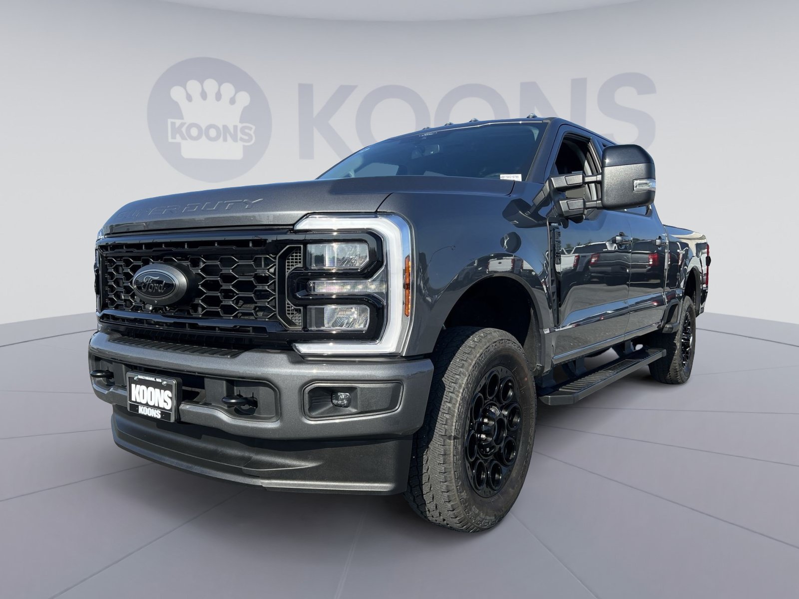 Used 2025 Ford F250 Lariat w/ Black Appearance Package AWD/4WD image 1