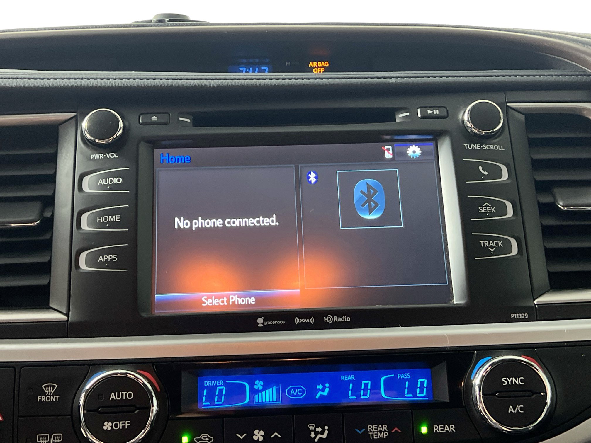 Used 2019 Toyota Highlander XLE FWD image 27