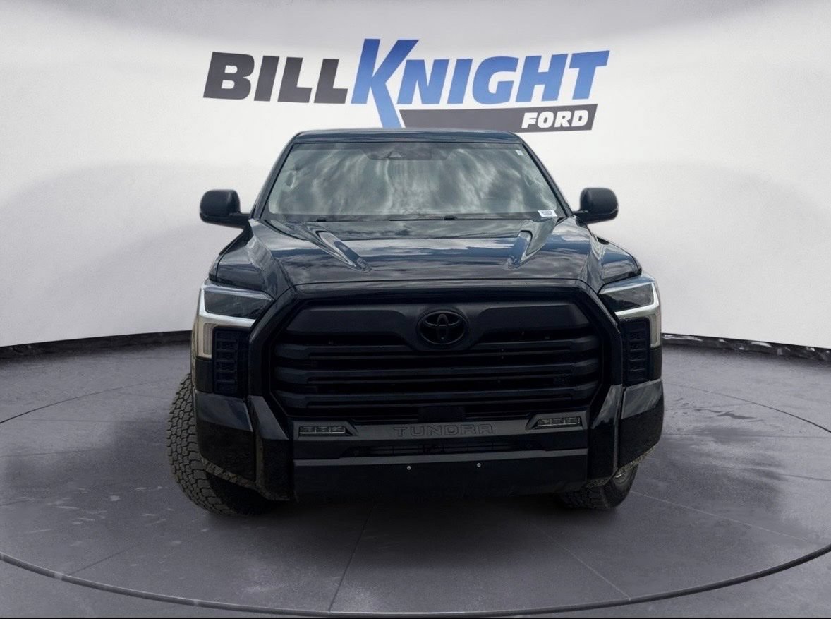 Used 2023 Toyota Tundra SR5 w/ SR5 Convenience Package AWD/4WD image 8