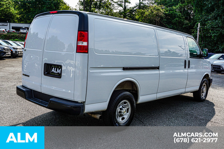 Used 2025 Chevrolet Express 3500 Extended w/ Driver Convenience Package RWD image 5