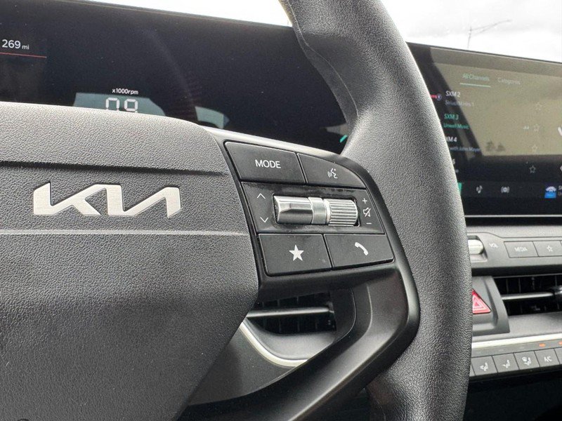 Used 2025 Kia K4 FWD image 17