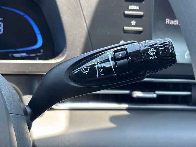 Certified 2025 Hyundai Elantra SE FWD image 26