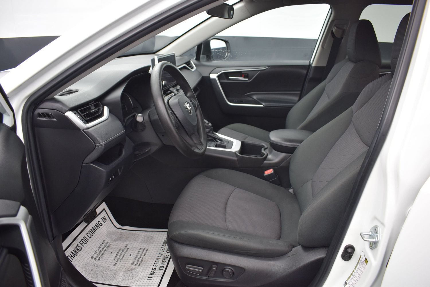 Used 2023 Toyota RAV4 XLE AWD/4WD image 13