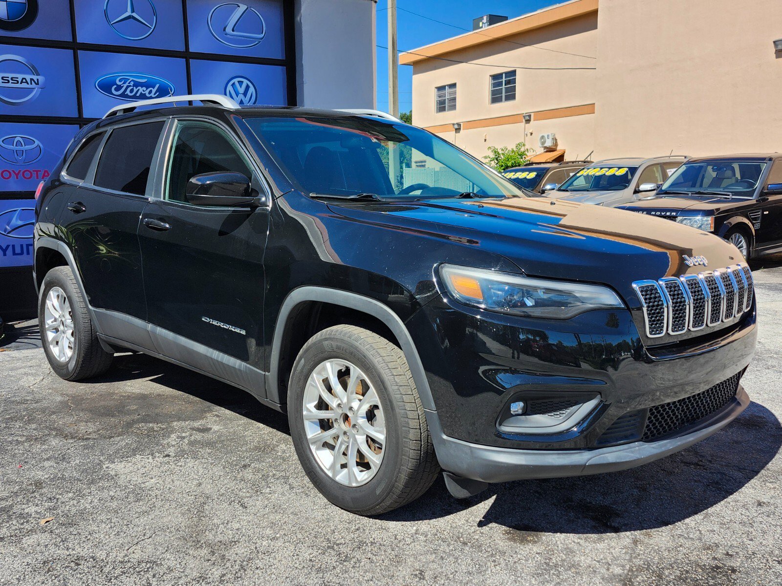Used 2019 Jeep Cherokee Latitude w/ Popular Appearance Group image 33