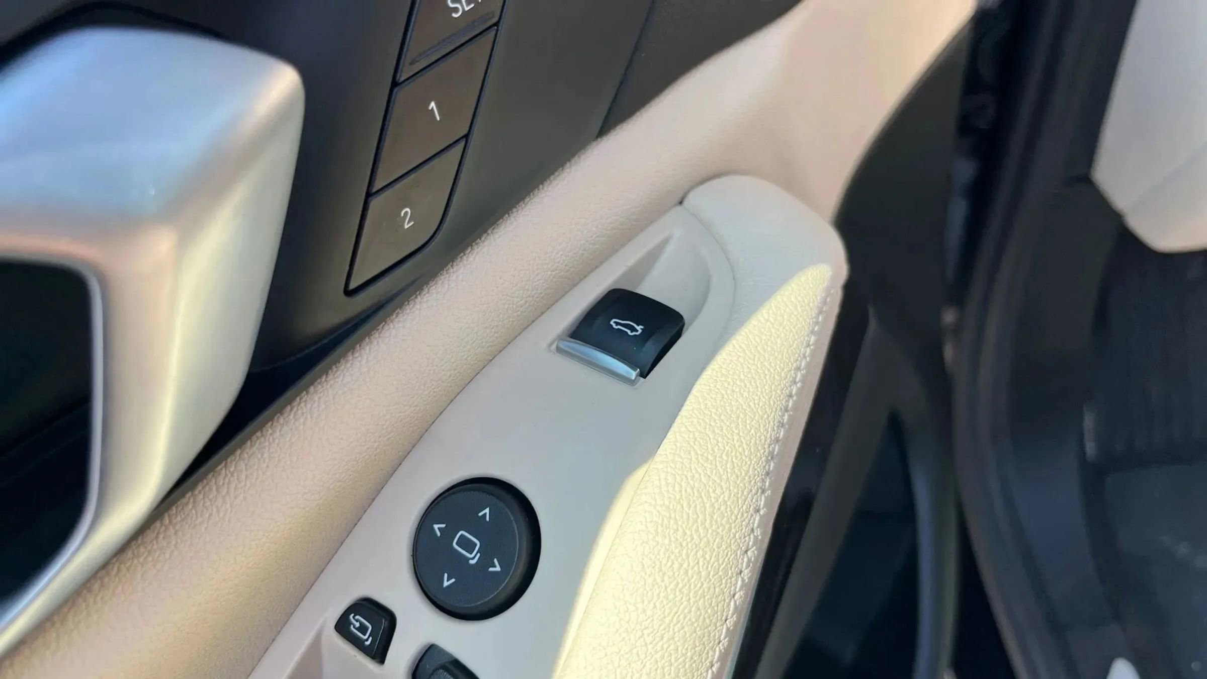 Used 2021 BMW X5 xDrive40i w/ Convenience Package image 17