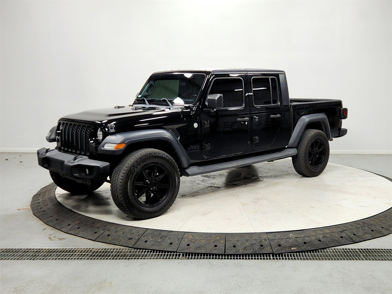 Used 2020 Jeep Gladiator Sport w/ Quick Order Package 24S image 3