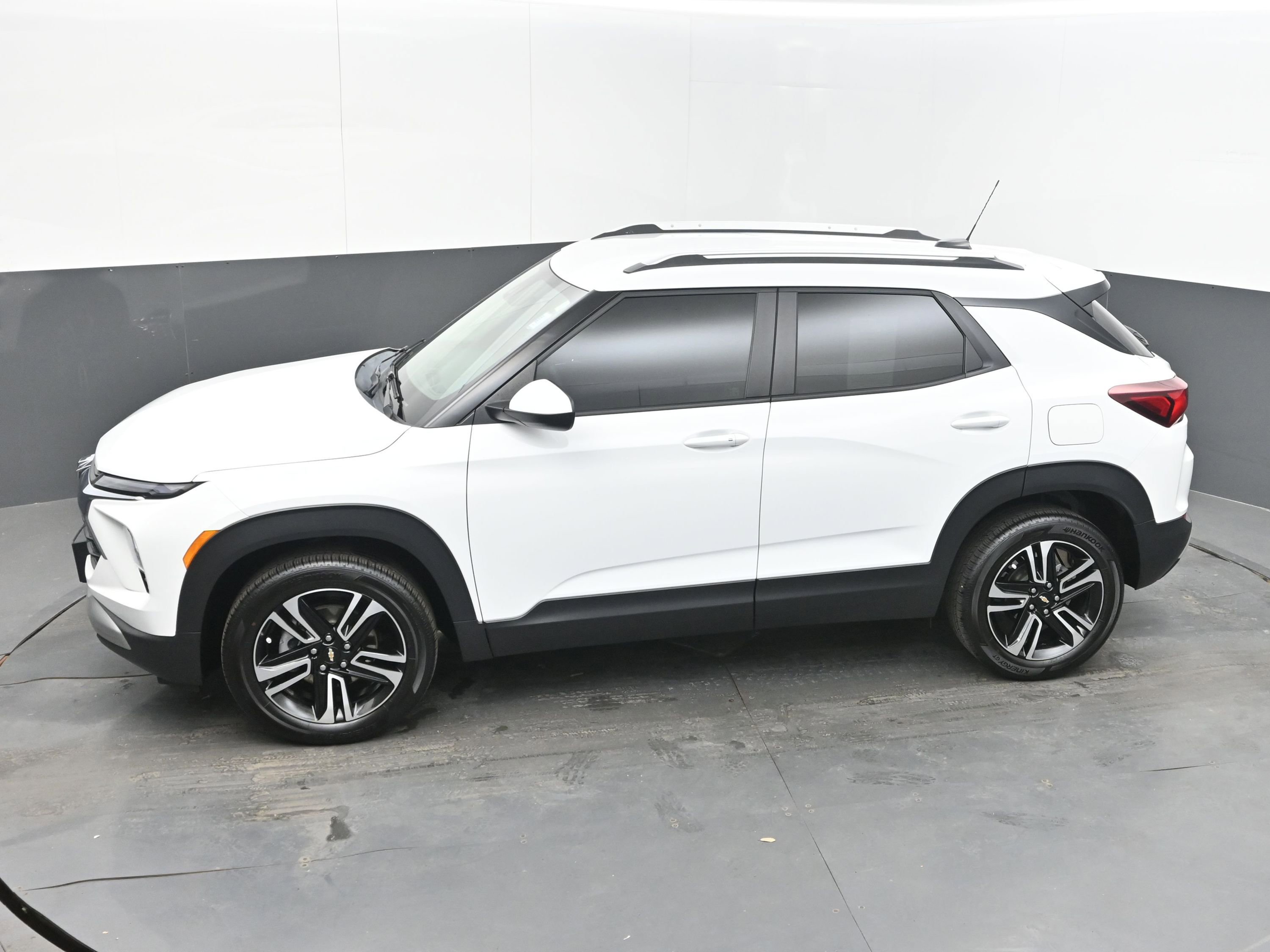 Used 2024 Chevrolet TrailBlazer LT w/ Convenience Package AWD/4WD image 35