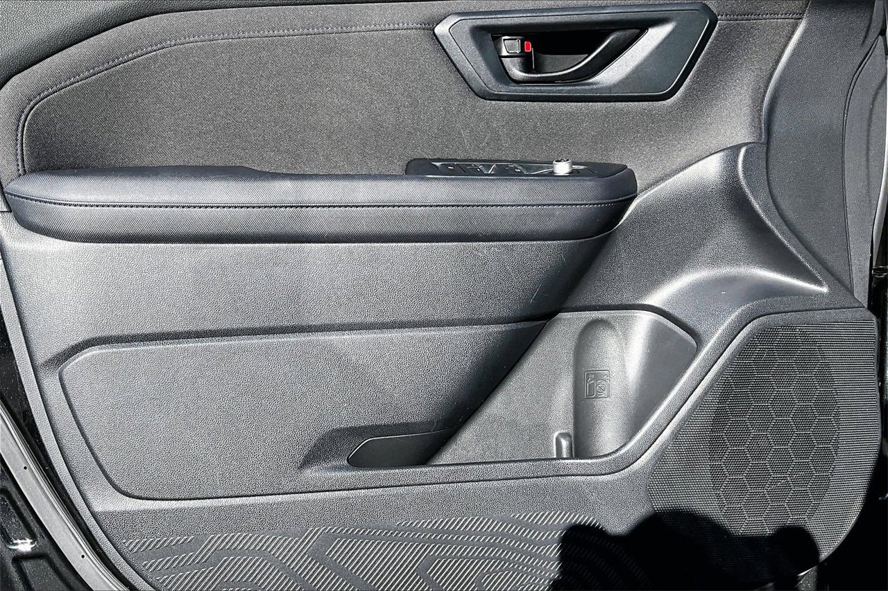 Used 2025 Subaru Forester Premium image 25