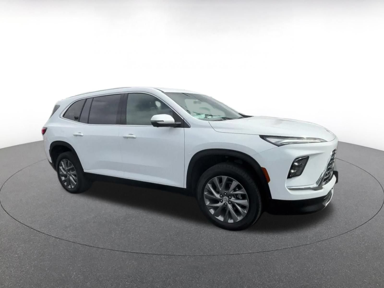Used 2025 Buick Enclave Preferred AWD/4WD image 3
