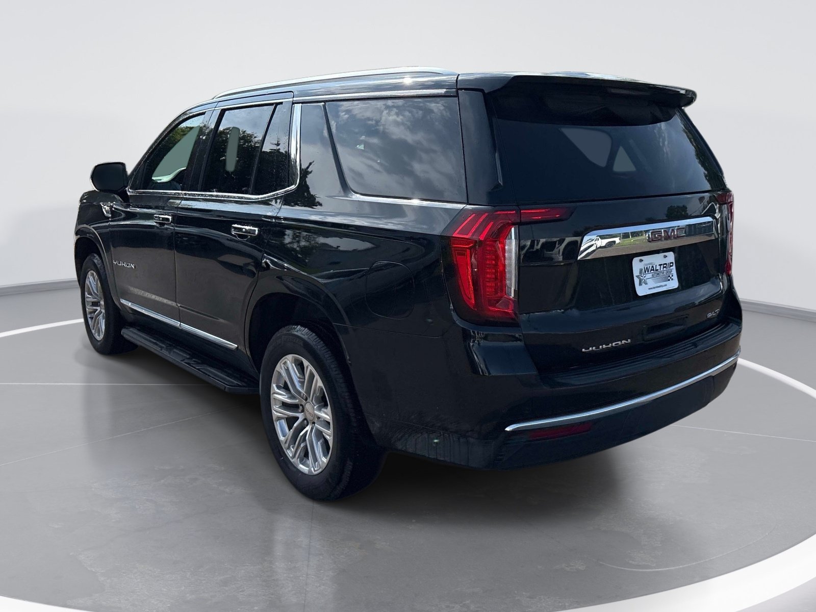 Used 2021 GMC Yukon SLT w/ Rear Media and Nav Package AWD/4WD image 6