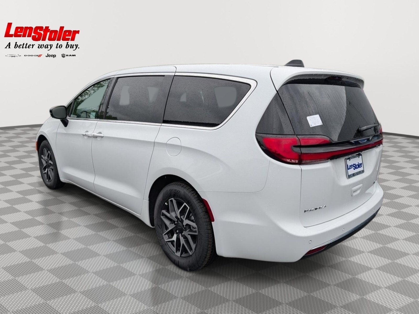 New 2027 Chrysler Pacifica Limited FWD image 2
