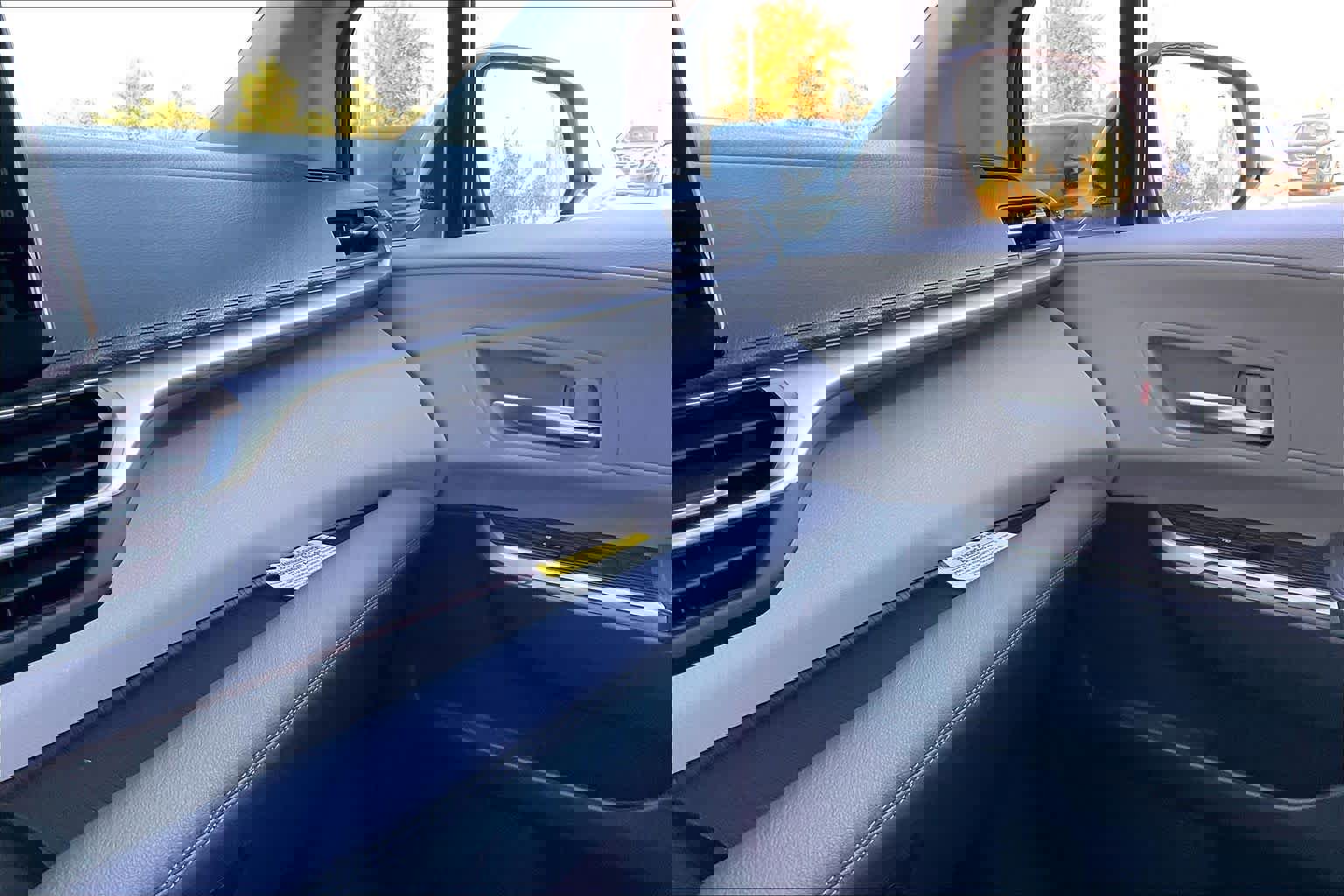 Used 2022 Toyota Sienna XLE image 32