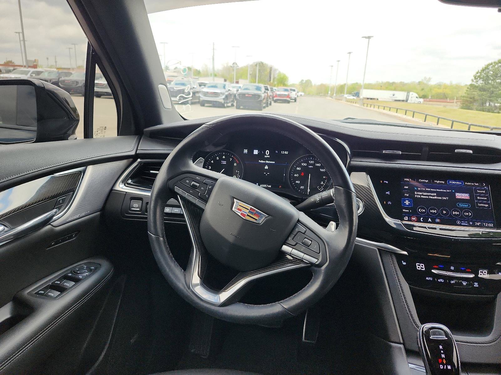 Used 2022 Cadillac XT6 Sport w/ Technology Package image 14