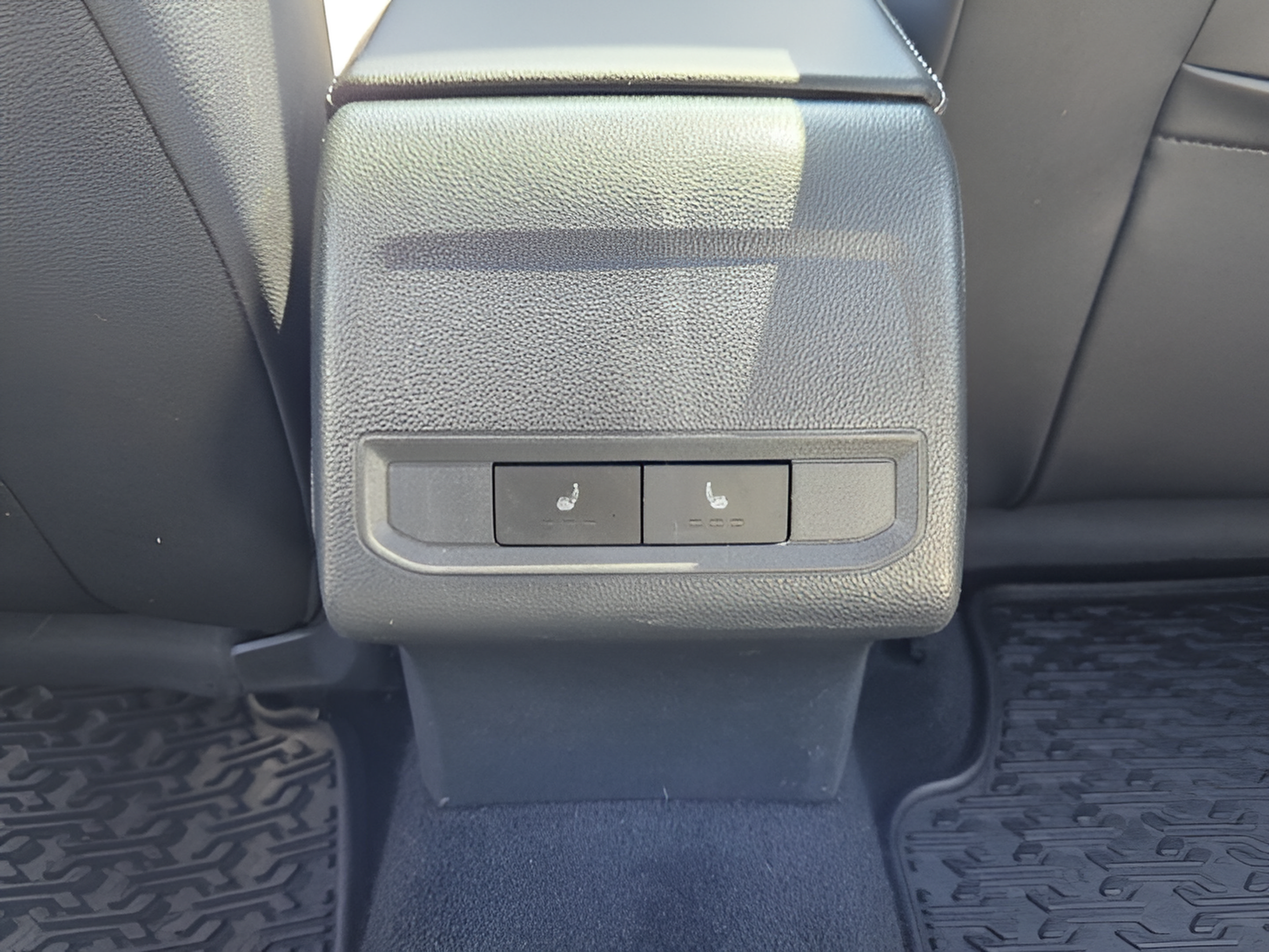 Used 2020 Volkswagen Jetta R-Line w/ R-Line Cold Weather Package FWD image 10