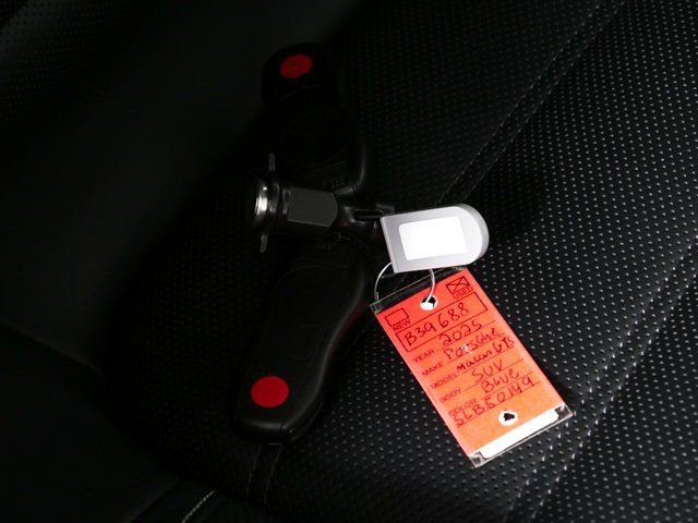 Used 2025 Porsche Macan GTS AWD/4WD image 41