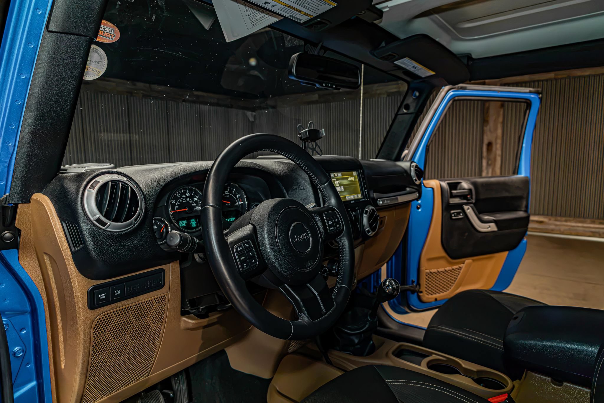 Used 2016 Jeep Wrangler Rubicon w/ Dual Top Group AWD/4WD image 17