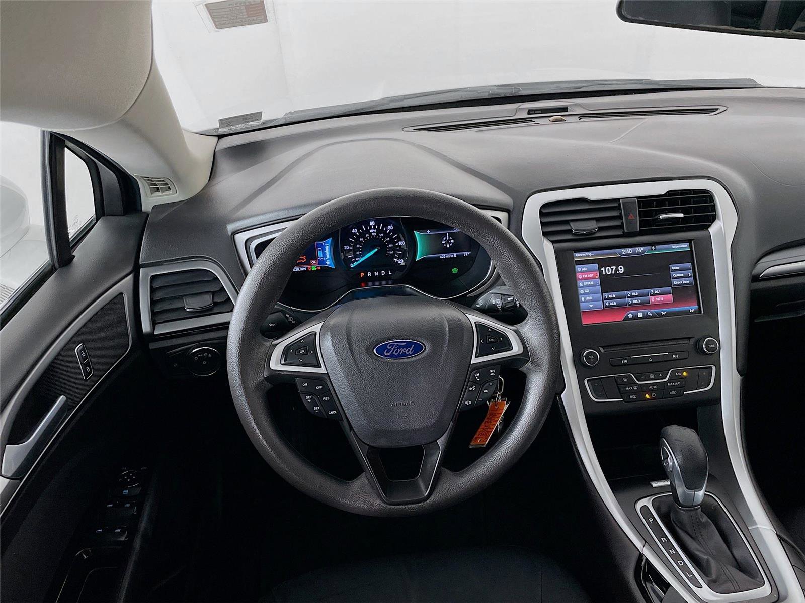 Used 2016 Ford Fusion SE image 23