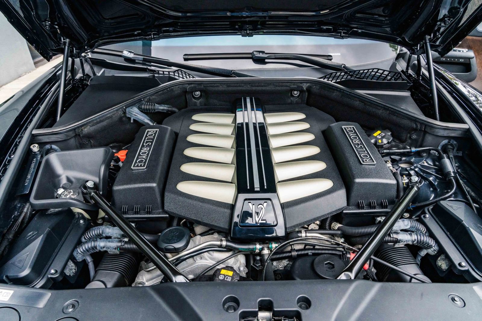 Used 2015 Rolls-Royce Wraith RWD image 41