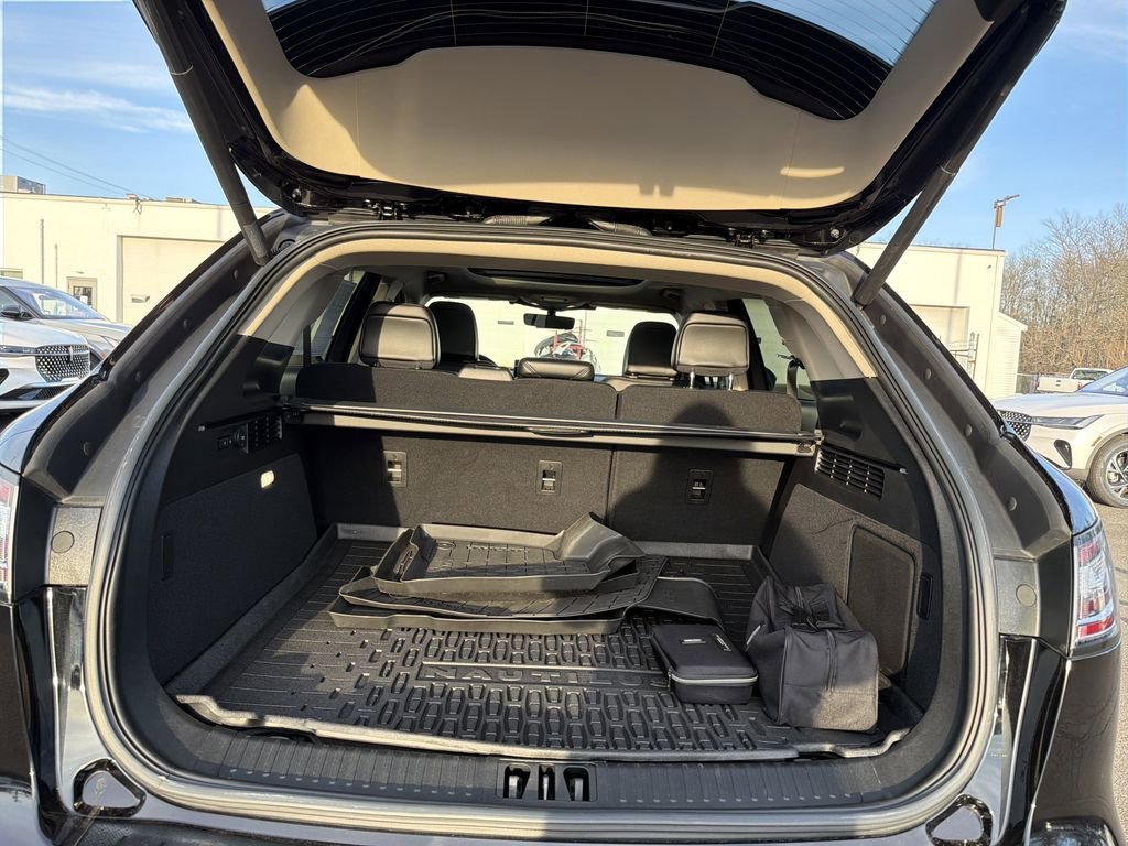 Certified 2023 Lincoln Nautilus Reserve w/ Equipment Group 202A image 29