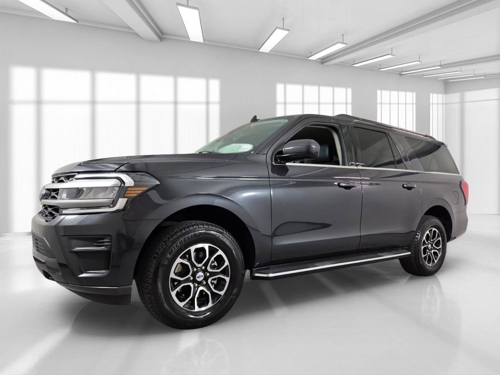Used 2023 Ford Expedition Max XLT AWD/4WD image 2