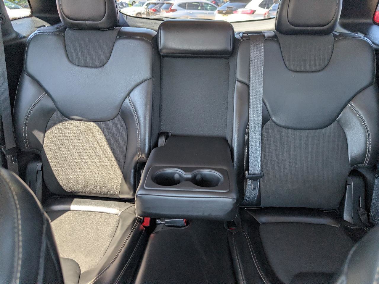 Used 2018 Jeep Cherokee Latitude Plus w/ Comfort/Convenience Group FWD image 34