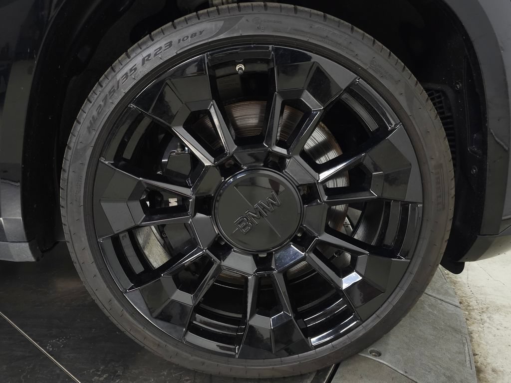 Used 2023 BMW XM AWD/4WD image 13