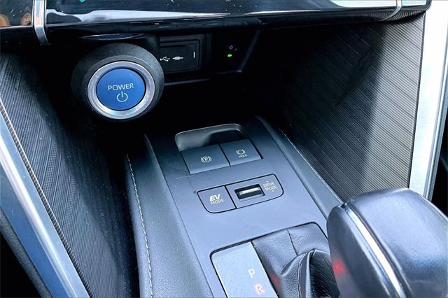 Used 2021 Toyota Venza Limited w/ Advanced Technology Package image 16