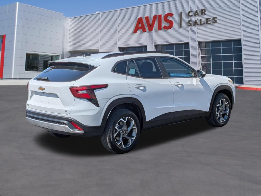 Used 2025 Chevrolet Trax LT w/ LT Convenience Package FWD image 6