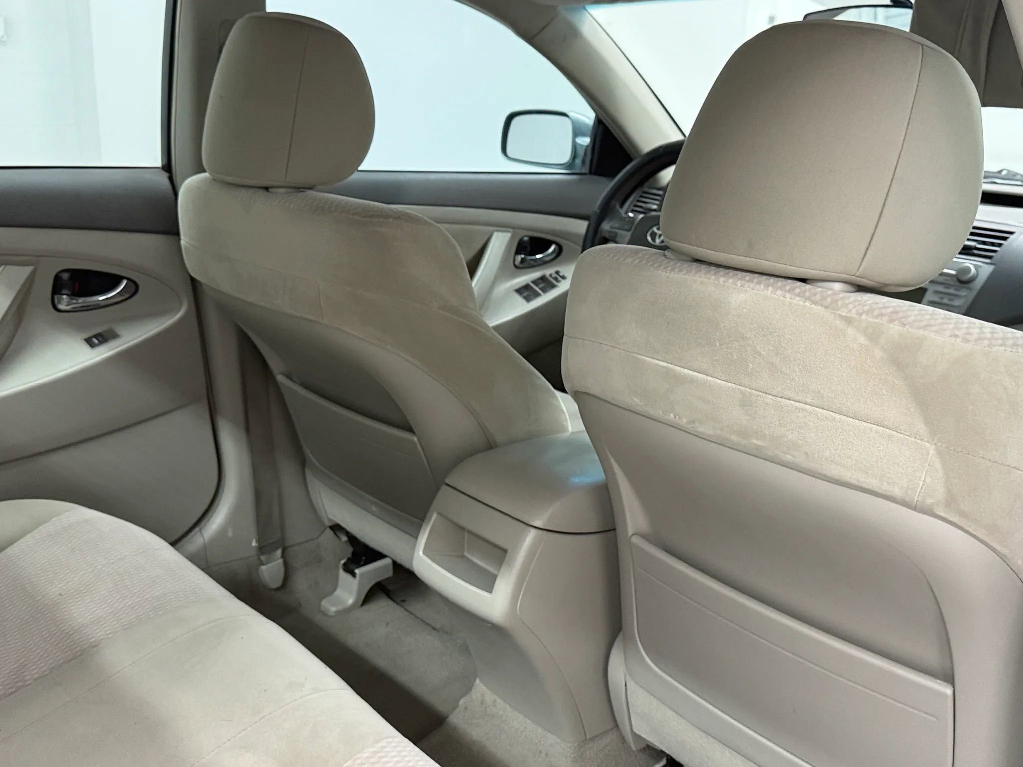 Used 2011 Toyota Camry LE w/ LE Extra-Value Pkg image 11