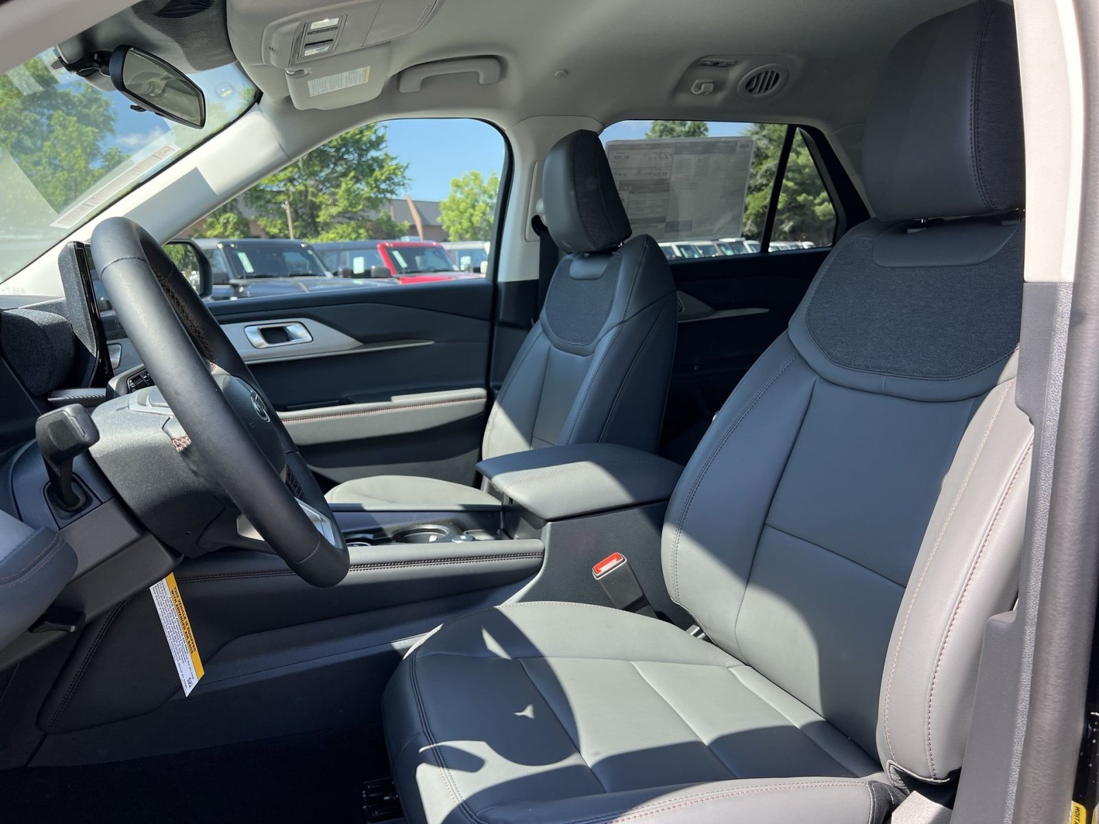 New 2026 Ford Explorer Active w/ Active Comfort Package AWD/4WD image 13