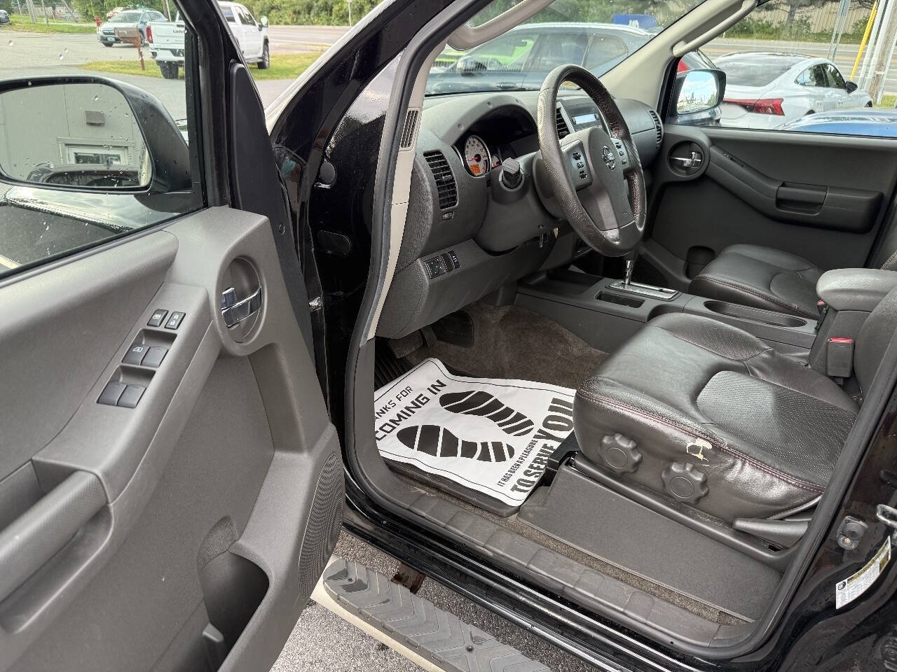 Used 2011 Nissan Xterra PRO-4X w/ Pro-4x Leather Pkg AWD/4WD image 15