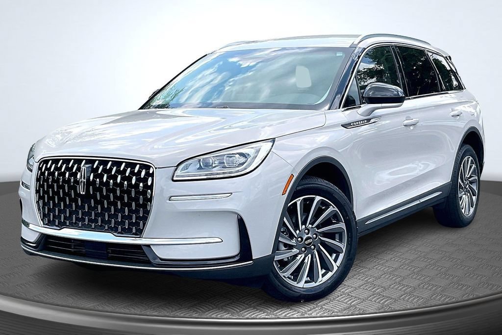 Certified 2023 Lincoln Corsair Reserve FWD image 3