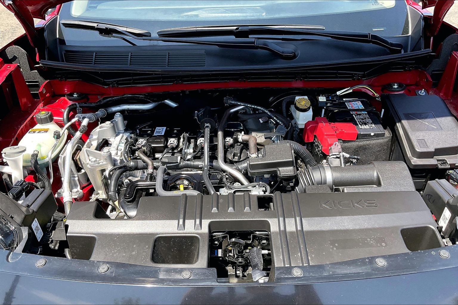 Used 2025 Nissan Kicks SR FWD image 29