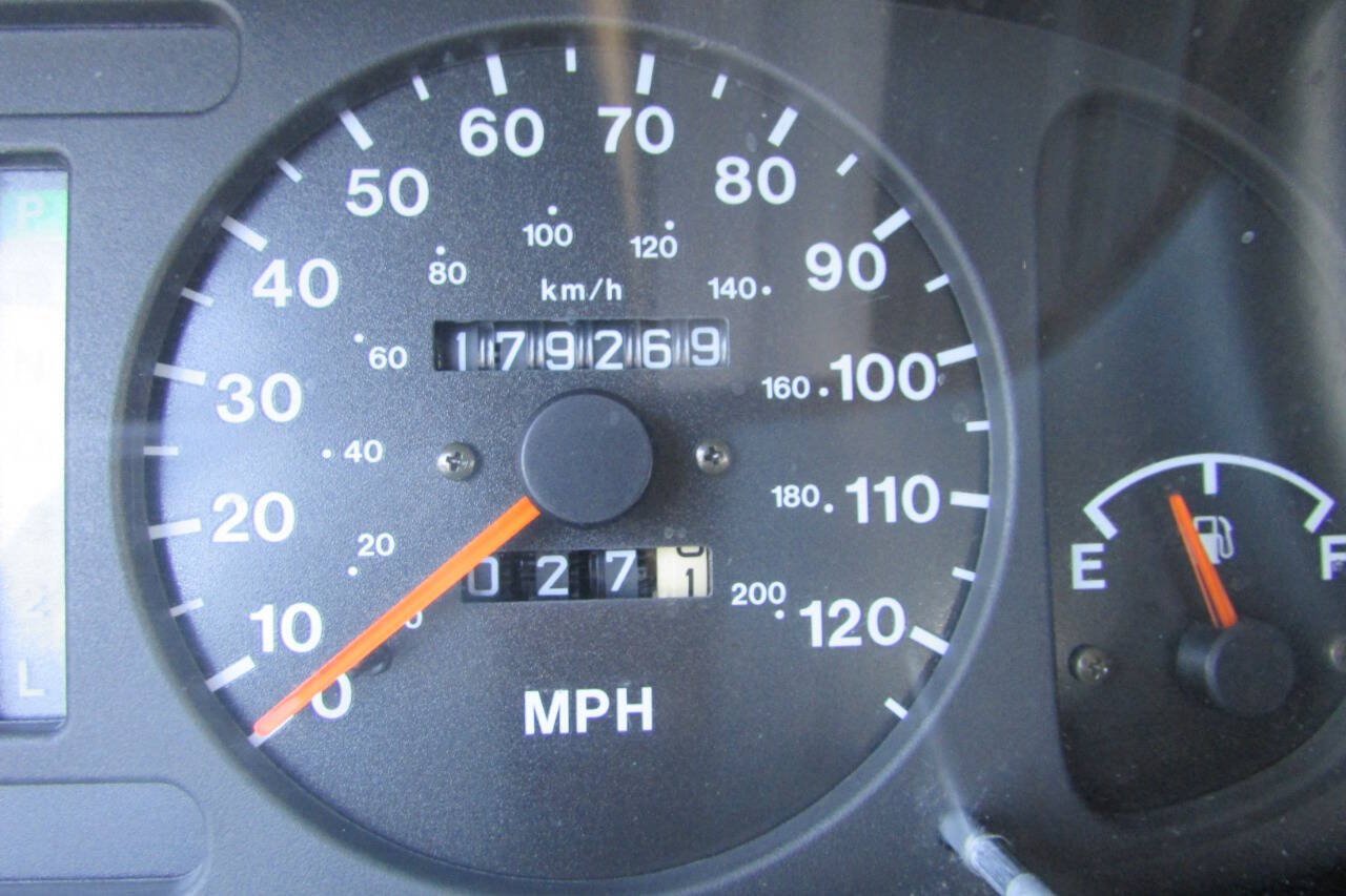 Used 1999 Isuzu Rodeo LS RWD image 40