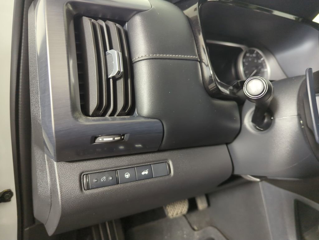Used 2024 Nissan Pathfinder SL w/ Cargo Package image 26