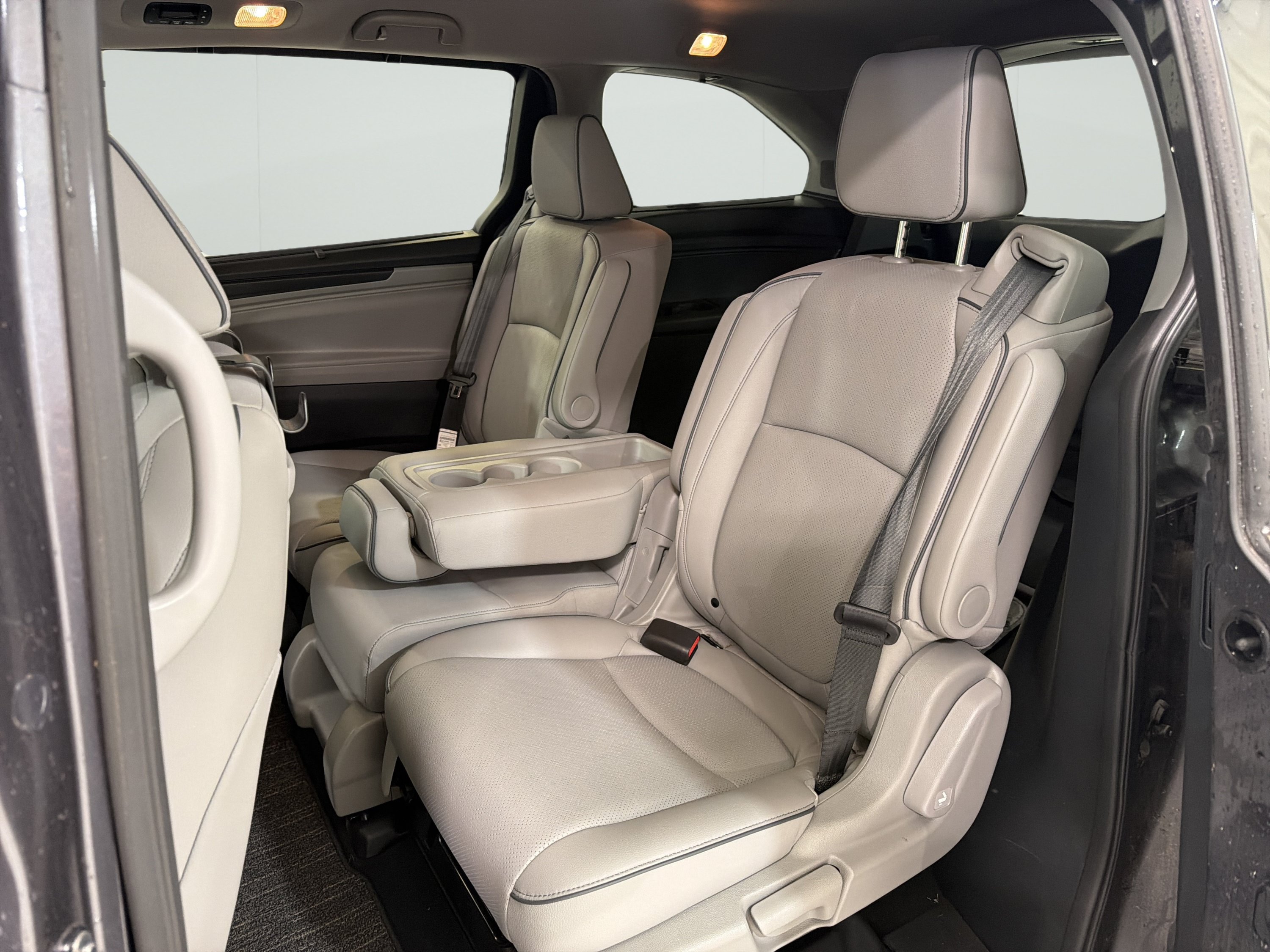 Used 2024 Honda Odyssey Elite image 10