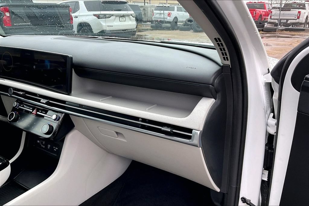 Used 2025 Hyundai Tucson Limited FWD image 23