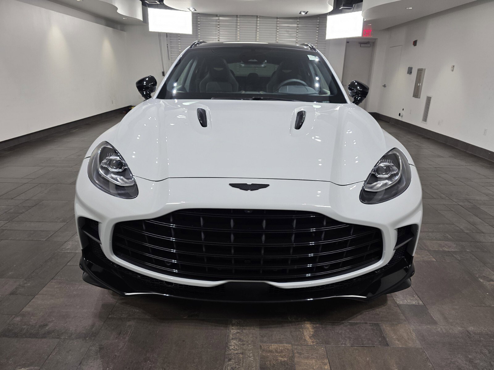 New 2026 Aston Martin DBX 707 image 7