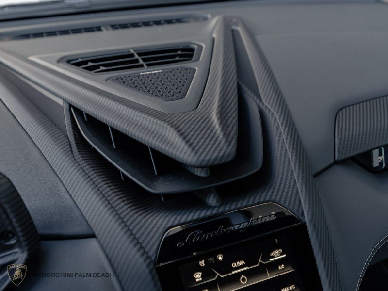 Used 2026 Lamborghini Revuelto AWD/4WD image 10