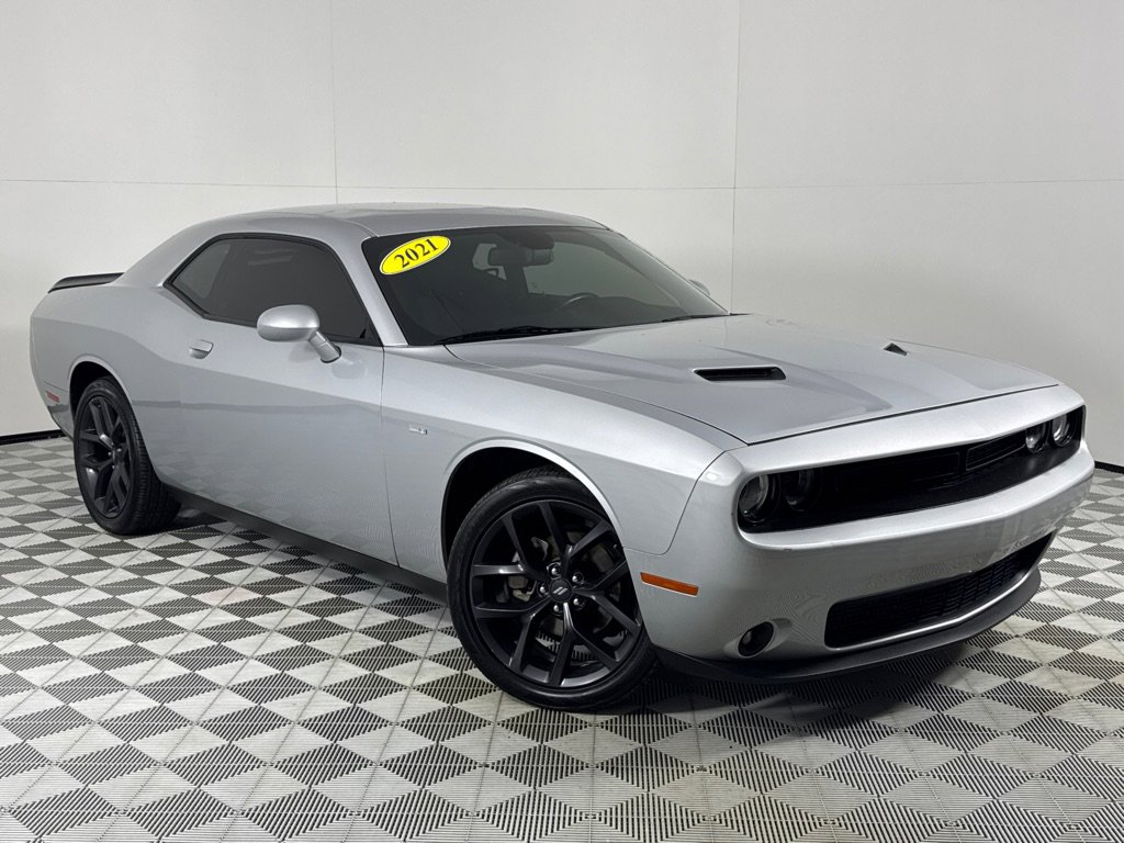 Used 2021 Dodge Challenger SXT w/ Blacktop Package image 2