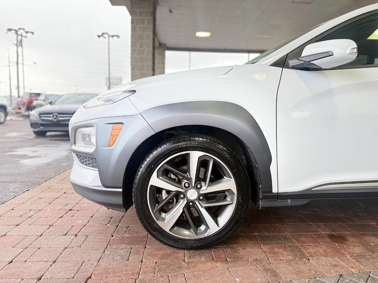 Used 2021 Hyundai Kona Limited image 4