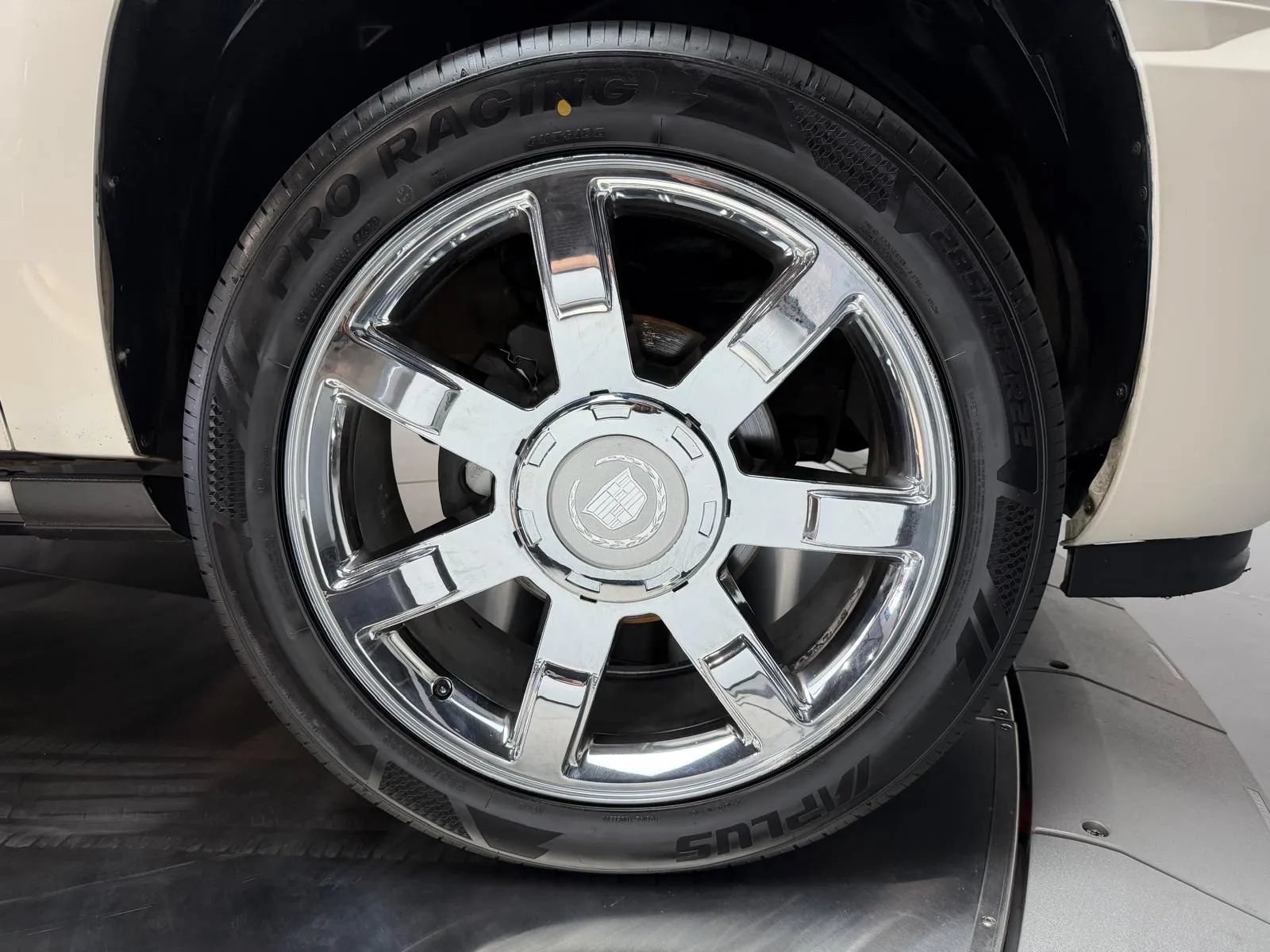 Used 2008 Cadillac Escalade EXT AWD/4WD image 7
