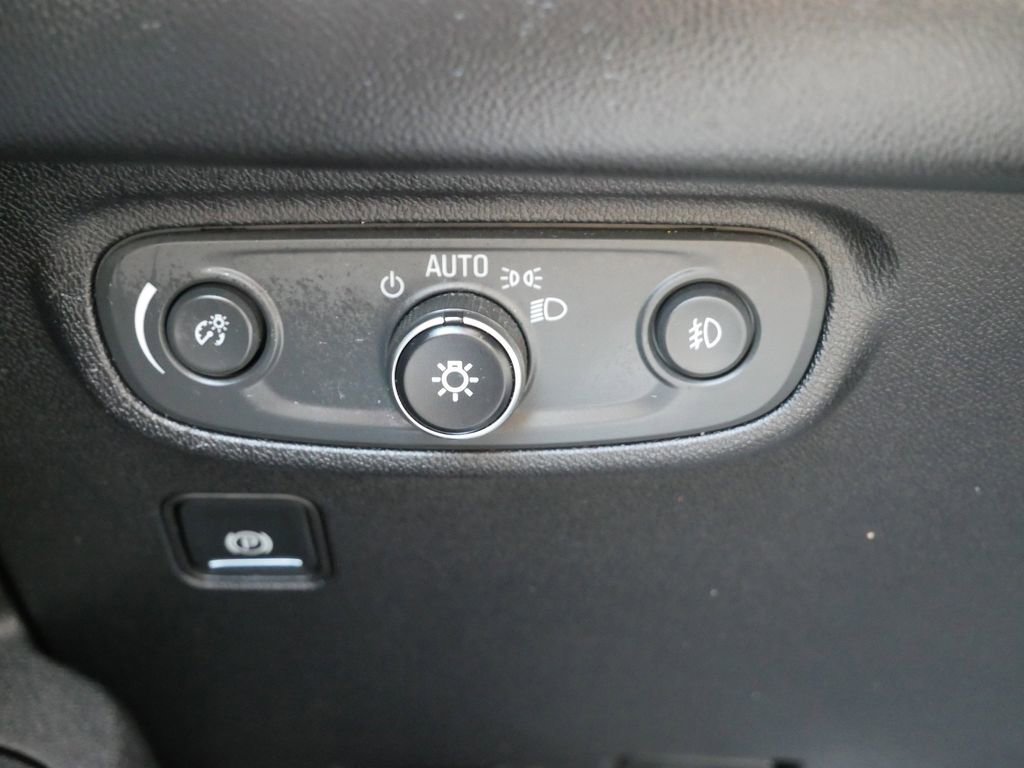 Used 2018 GMC Terrain Denali w/ Advanced Safety Package image 22