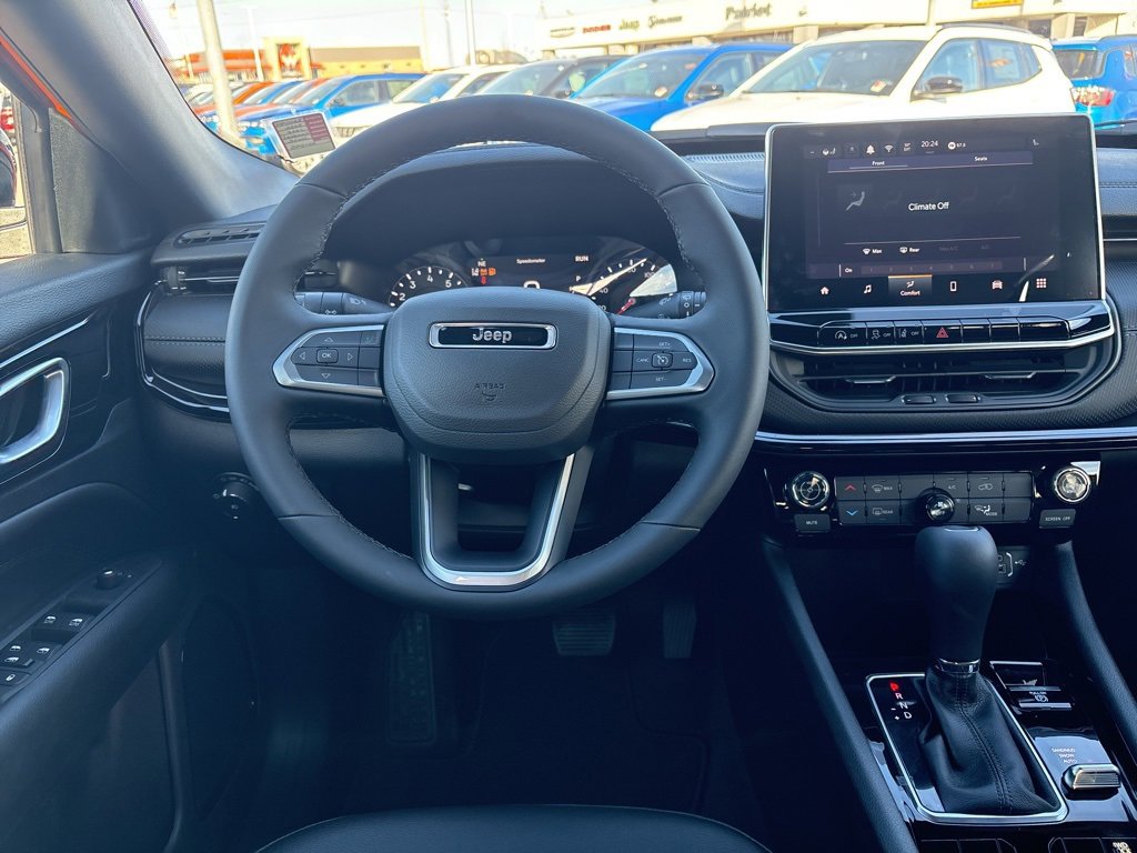 New 2026 Jeep Compass Latitude image 10
