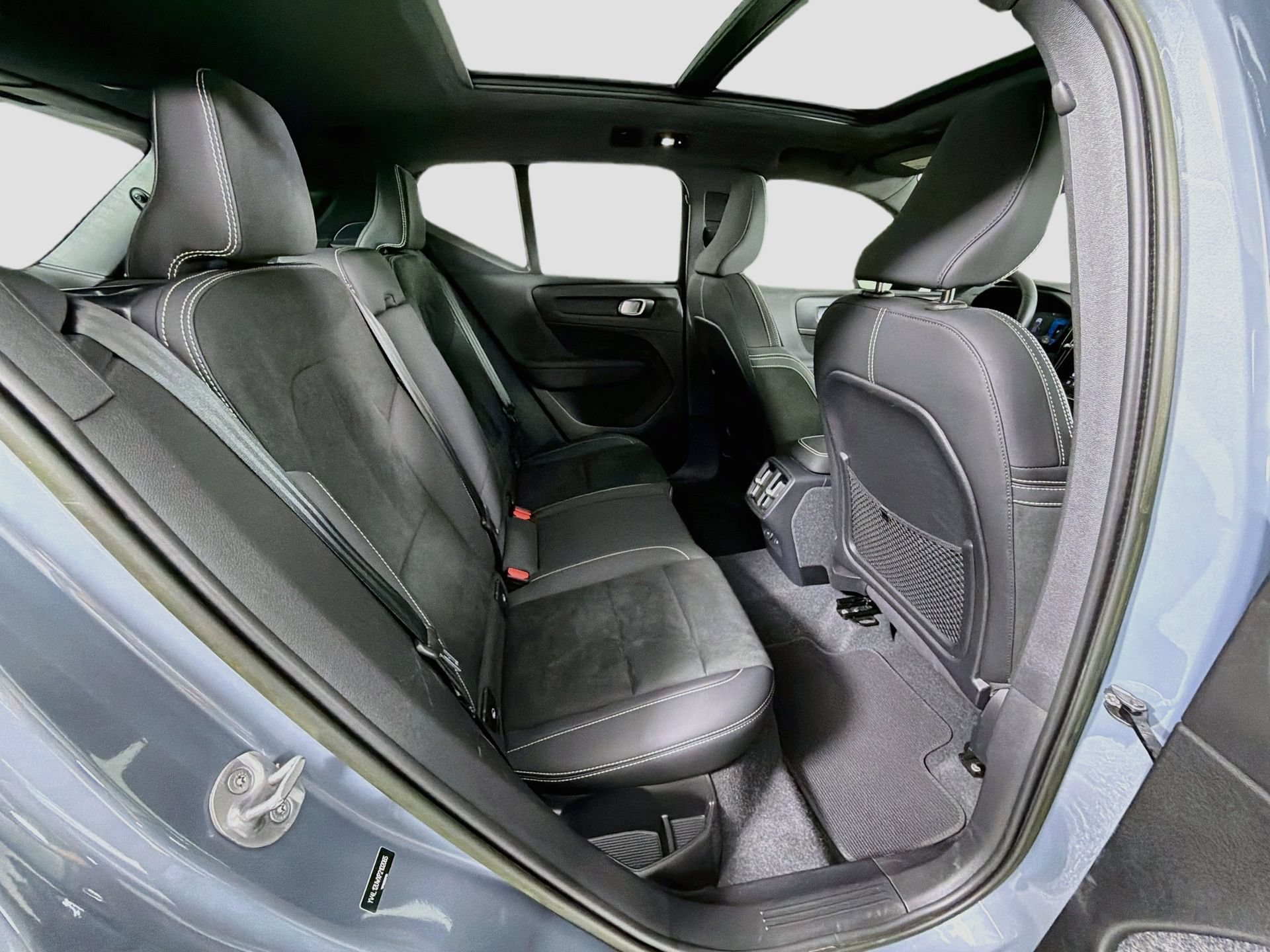 Certified 2023 Volvo XC40 B5 Plus w/ Climate Package AWD/4WD image 28