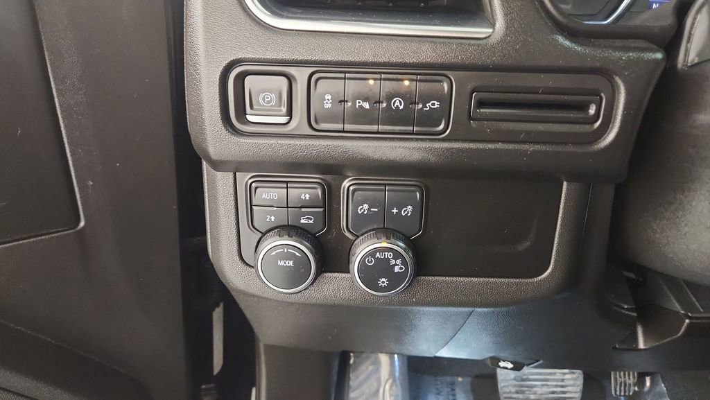 Used 2021 Chevrolet Tahoe LT AWD/4WD image 23